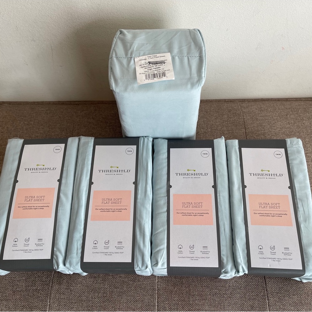 Threshold™ | 300 Thread Count Ultra Soft Sheets | Light Blue | NWT